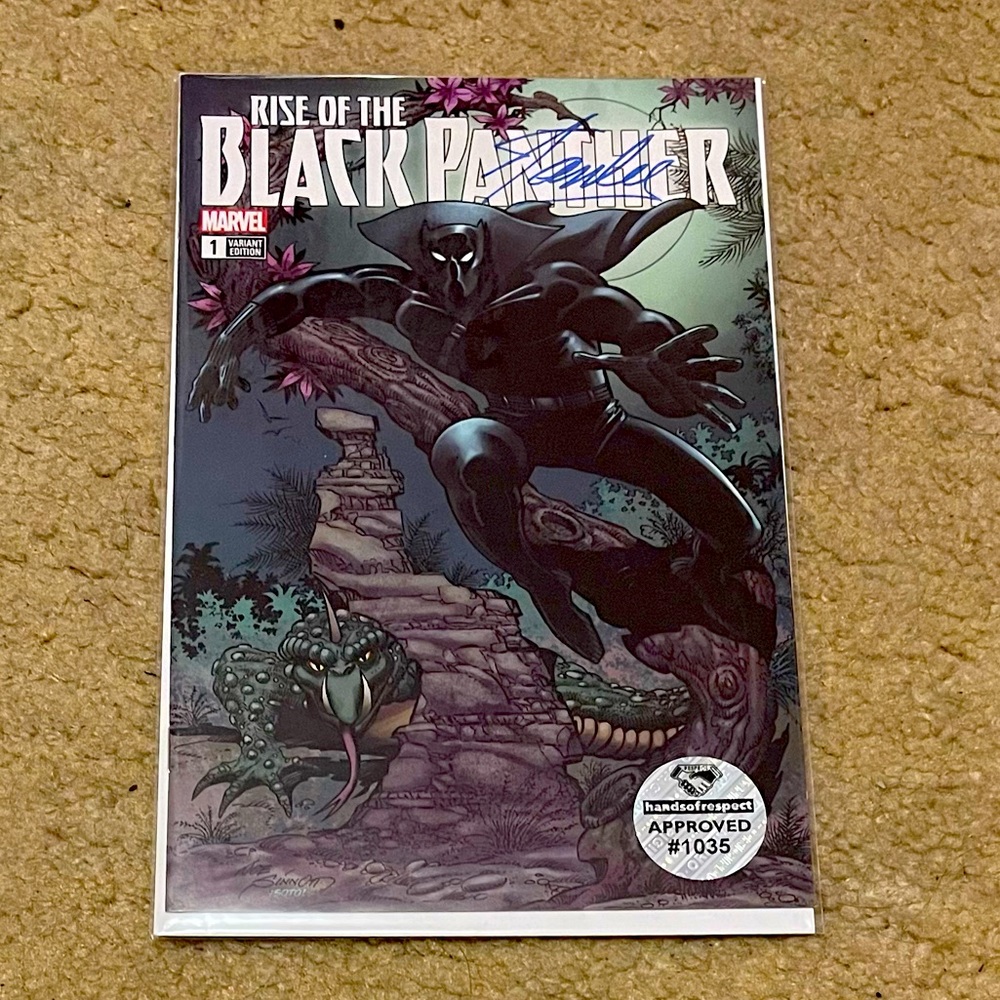 - Stan Lee DNA stolen blood 🩸 Autograph sealed and serial numbered Hologram